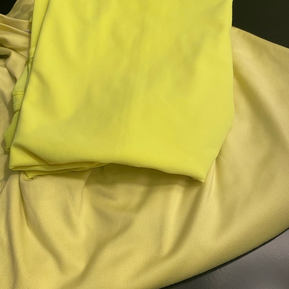 Nike Dri-Fit long sleeve running top Size Small - Picture 5 of 5